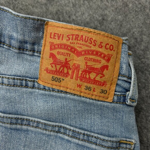 Levi's 505 Regular Fit Straight Leg Jeans Men's Size 36 X 30 Light Wash Denim - Picture 4 of 12